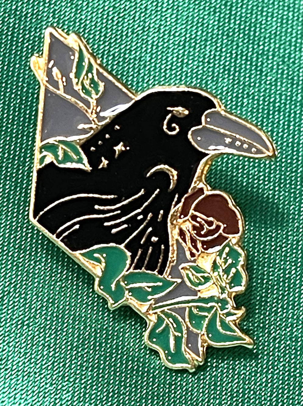 NWOT Raven Crow Bird Brooch Lapel Pin Black Enamel Rose Leaf Goth Collectible